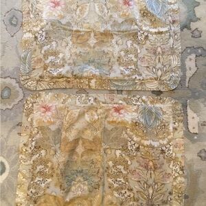 Pottery Barn Full/Queen Duvet Cover and 2 Shams  (Queen)